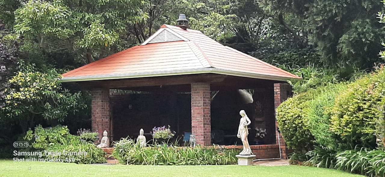 Nutec slate roof - Pogoda with statues